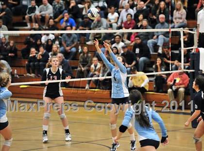 Thumbnail 3 in La Salle vs. St. Lucy's (CIF SS D2AA Final) photogallery.