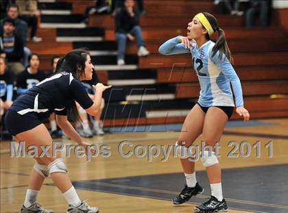Thumbnail 3 in La Salle vs. St. Lucy's (CIF SS D2AA Final) photogallery.
