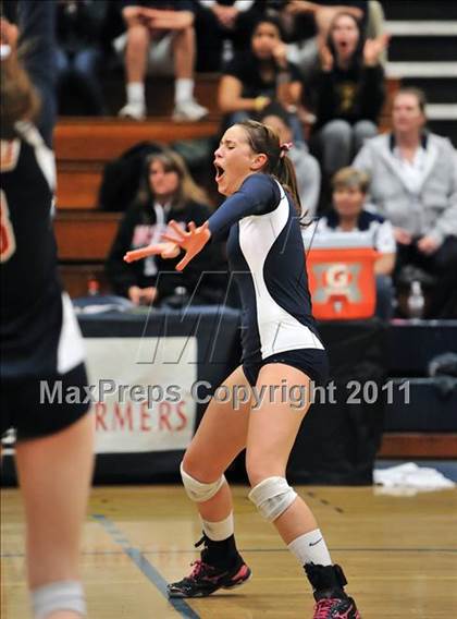 Thumbnail 2 in La Salle vs. St. Lucy's (CIF SS D2AA Final) photogallery.