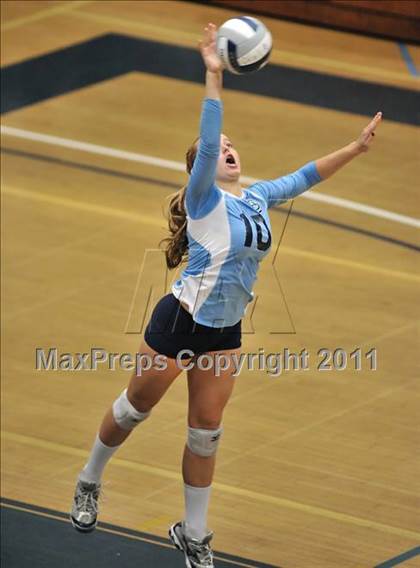 Thumbnail 3 in La Salle vs. St. Lucy's (CIF SS D2AA Final) photogallery.