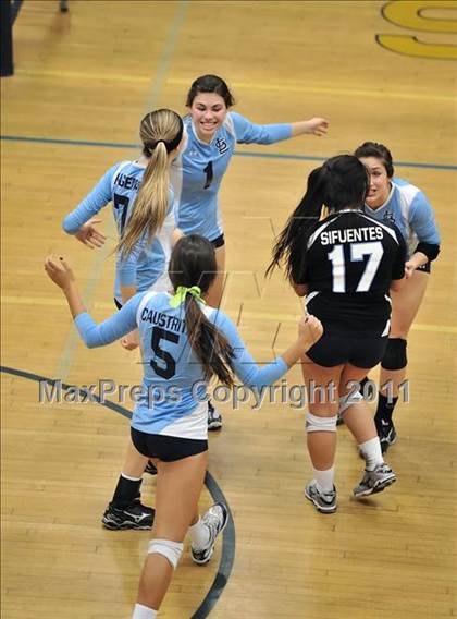 Thumbnail 1 in La Salle vs. St. Lucy's (CIF SS D2AA Final) photogallery.