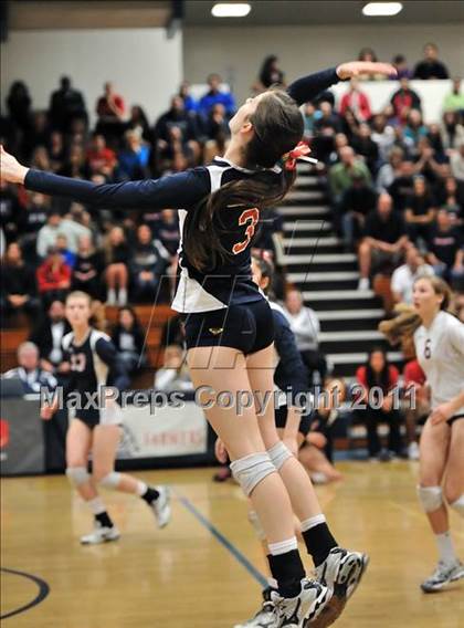 Thumbnail 1 in La Salle vs. St. Lucy's (CIF SS D2AA Final) photogallery.