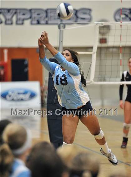 Thumbnail 2 in La Salle vs. St. Lucy's (CIF SS D2AA Final) photogallery.