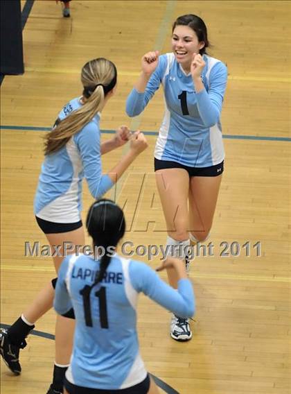 Thumbnail 3 in La Salle vs. St. Lucy's (CIF SS D2AA Final) photogallery.