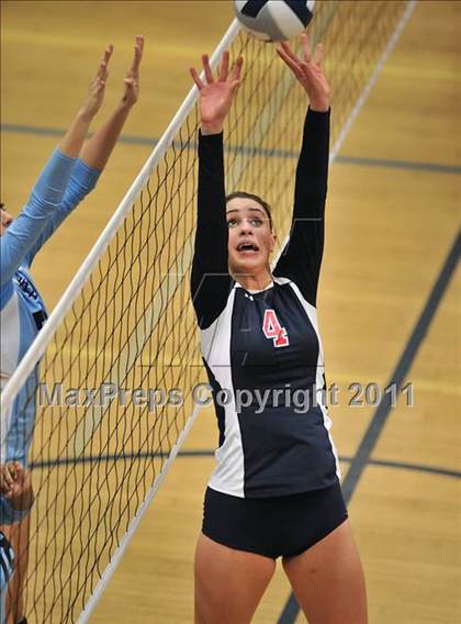 Thumbnail 2 in La Salle vs. St. Lucy's (CIF SS D2AA Final) photogallery.