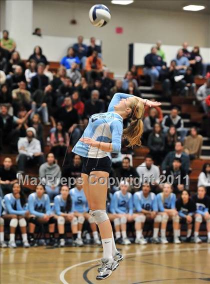 Thumbnail 3 in La Salle vs. St. Lucy's (CIF SS D2AA Final) photogallery.
