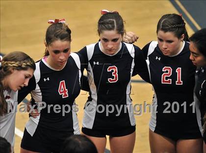 Thumbnail 2 in La Salle vs. St. Lucy's (CIF SS D2AA Final) photogallery.