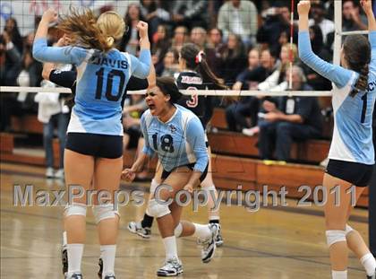 Thumbnail 1 in La Salle vs. St. Lucy's (CIF SS D2AA Final) photogallery.