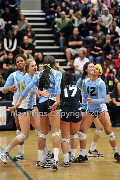 Thumbnail 2 in La Salle vs. St. Lucy's (CIF SS D2AA Final) photogallery.