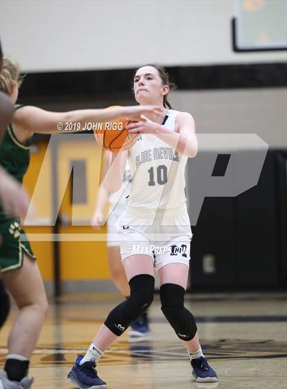 Thumbnail 3 in Marietta vs. Wesleyan photogallery.