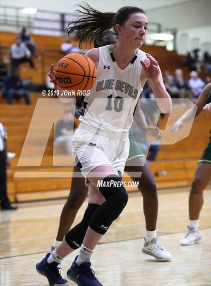 Thumbnail 2 in Marietta vs. Wesleyan photogallery.