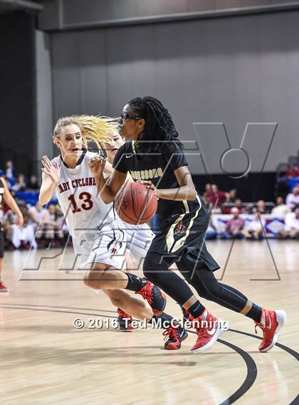 Thumbnail 2 in Russellville vs. Jonesboro (AAA 6A Final) photogallery.