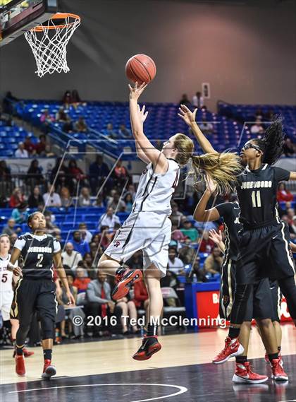 Thumbnail 2 in Russellville vs. Jonesboro (AAA 6A Final) photogallery.