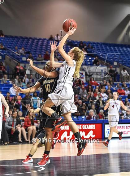 Thumbnail 1 in Russellville vs. Jonesboro (AAA 6A Final) photogallery.