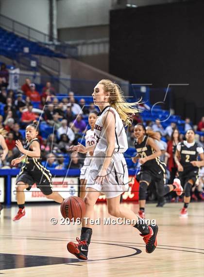 Thumbnail 2 in Russellville vs. Jonesboro (AAA 6A Final) photogallery.