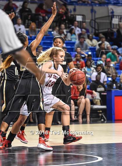 Thumbnail 2 in Russellville vs. Jonesboro (AAA 6A Final) photogallery.