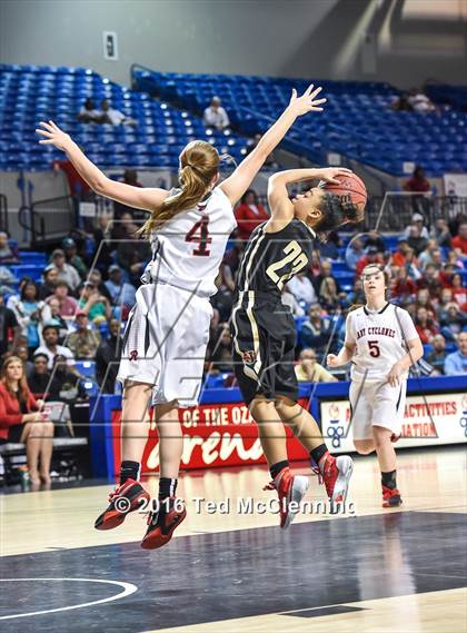 Thumbnail 1 in Russellville vs. Jonesboro (AAA 6A Final) photogallery.