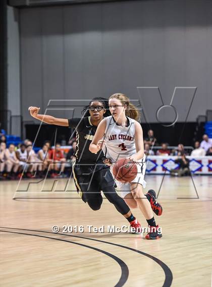 Thumbnail 3 in Russellville vs. Jonesboro (AAA 6A Final) photogallery.