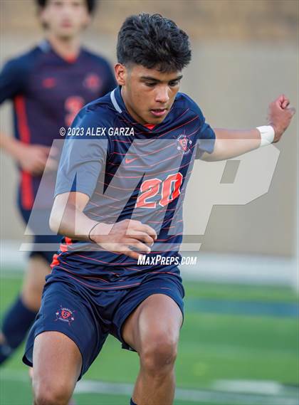 Thumbnail 2 in Seven Lakes vs Dripping Springs  (UIL 6A Soccer Final) photogallery.