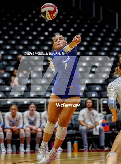 Thumbnail 3 in Columbus vs. Gunter (UIL 3A Semifinal) photogallery.