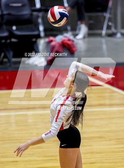 Thumbnail 1 in Columbus vs. Gunter (UIL 3A Semifinal) photogallery.