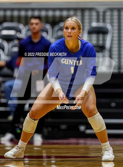Thumbnail 1 in Columbus vs. Gunter (UIL 3A Semifinal) photogallery.