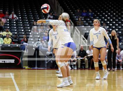 Thumbnail 2 in Columbus vs. Gunter (UIL 3A Semifinal) photogallery.