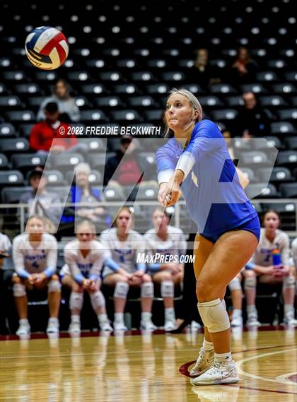 Thumbnail 1 in Columbus vs. Gunter (UIL 3A Semifinal) photogallery.