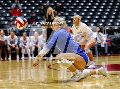Thumbnail 1 in Columbus vs. Gunter (UIL 3A Semifinal) photogallery.