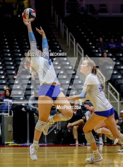 Thumbnail 1 in Columbus vs. Gunter (UIL 3A Semifinal) photogallery.