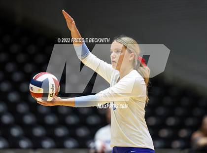 Thumbnail 1 in Columbus vs. Gunter (UIL 3A Semifinal) photogallery.