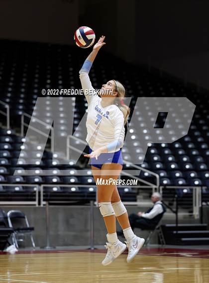 Thumbnail 1 in Columbus vs. Gunter (UIL 3A Semifinal) photogallery.