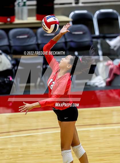 Thumbnail 1 in Columbus vs. Gunter (UIL 3A Semifinal) photogallery.
