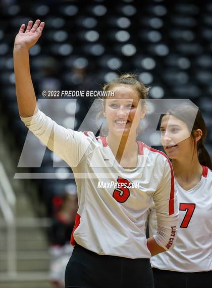 Thumbnail 2 in Columbus vs. Gunter (UIL 3A Semifinal) photogallery.