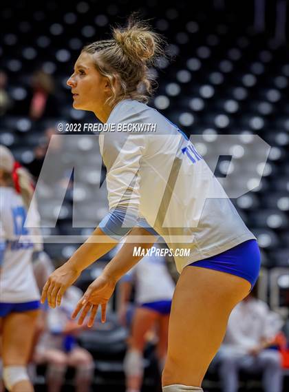 Thumbnail 1 in Columbus vs. Gunter (UIL 3A Semifinal) photogallery.