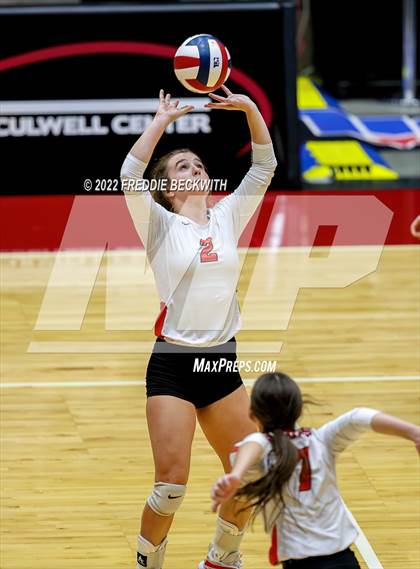 Thumbnail 1 in Columbus vs. Gunter (UIL 3A Semifinal) photogallery.