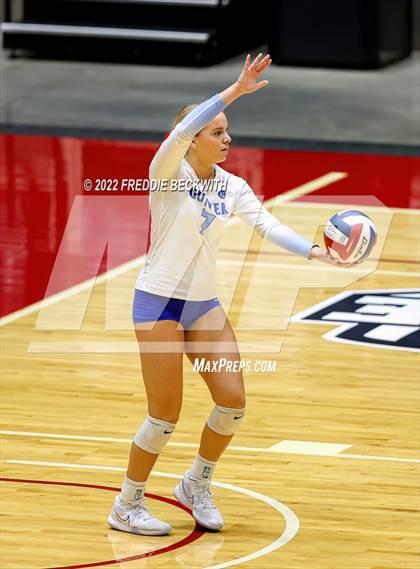 Thumbnail 1 in Columbus vs. Gunter (UIL 3A Semifinal) photogallery.