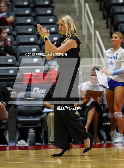 Thumbnail 1 in Columbus vs. Gunter (UIL 3A Semifinal) photogallery.