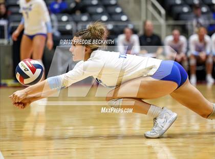 Thumbnail 1 in Columbus vs. Gunter (UIL 3A Semifinal) photogallery.