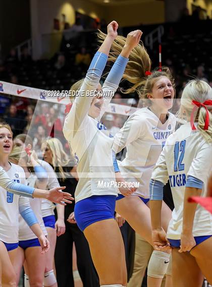 Thumbnail 2 in Columbus vs. Gunter (UIL 3A Semifinal) photogallery.