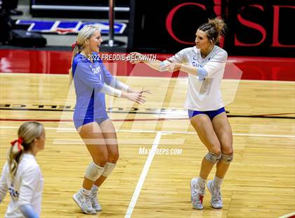 Thumbnail 1 in Columbus vs. Gunter (UIL 3A Semifinal) photogallery.