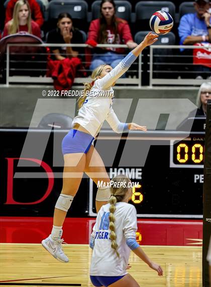 Thumbnail 2 in Columbus vs. Gunter (UIL 3A Semifinal) photogallery.