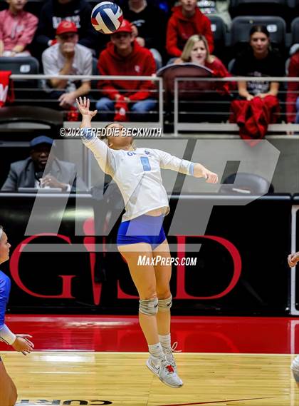 Thumbnail 2 in Columbus vs. Gunter (UIL 3A Semifinal) photogallery.