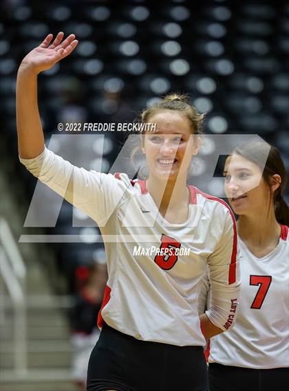 Thumbnail 1 in Columbus vs. Gunter (UIL 3A Semifinal) photogallery.