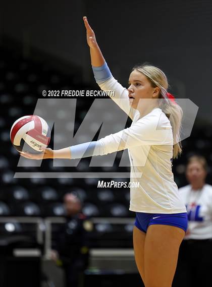 Thumbnail 2 in Columbus vs. Gunter (UIL 3A Semifinal) photogallery.