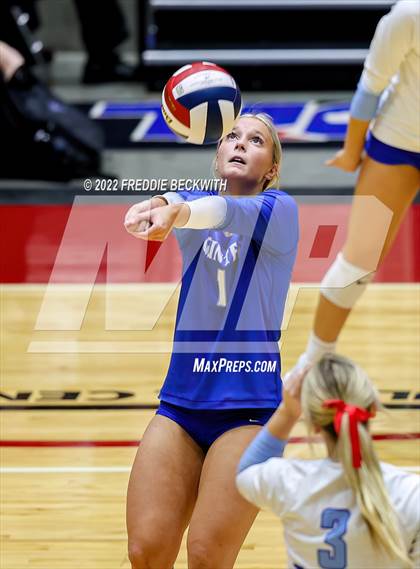 Thumbnail 1 in Columbus vs. Gunter (UIL 3A Semifinal) photogallery.