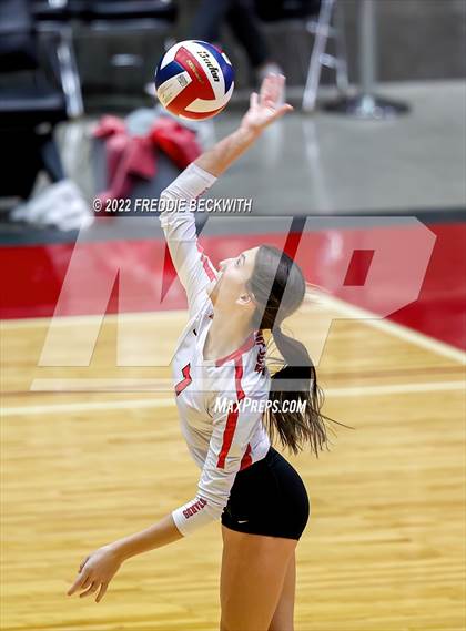Thumbnail 2 in Columbus vs. Gunter (UIL 3A Semifinal) photogallery.