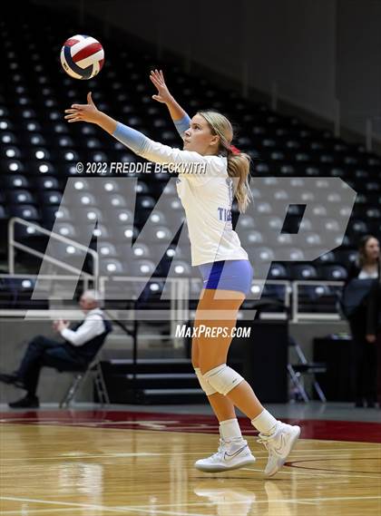 Thumbnail 1 in Columbus vs. Gunter (UIL 3A Semifinal) photogallery.
