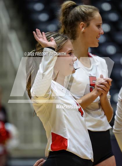 Thumbnail 3 in Columbus vs. Gunter (UIL 3A Semifinal) photogallery.