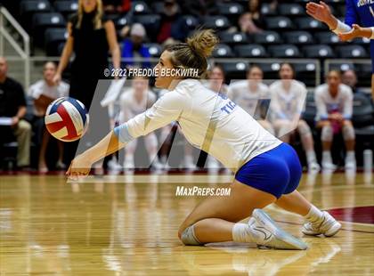 Thumbnail 2 in Columbus vs. Gunter (UIL 3A Semifinal) photogallery.